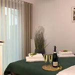 Urban Global Premium - 21st Floor No 5 - Free Garage 아파트