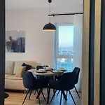 Apartment Urban Global Premium - 21st Floor No 5 - Free Garage
