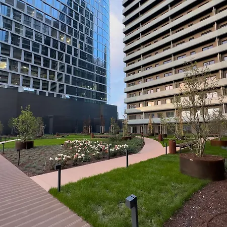 Urban Global Premium, 21st Floor No 5, Free Parking, Self Check-in, No Deposit * Katovice