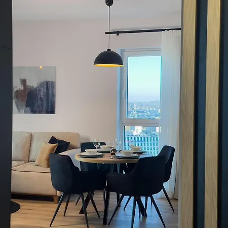 Apartmán Urban Global Premium, 21st Floor No 5, Free Parking, Self Check-in, No Deposit