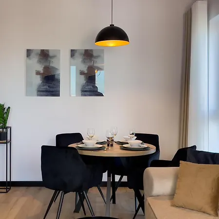 Apartmán Urban Global Premium, 21st Floor No 5, Free Parking, Self Check-in, No Deposit